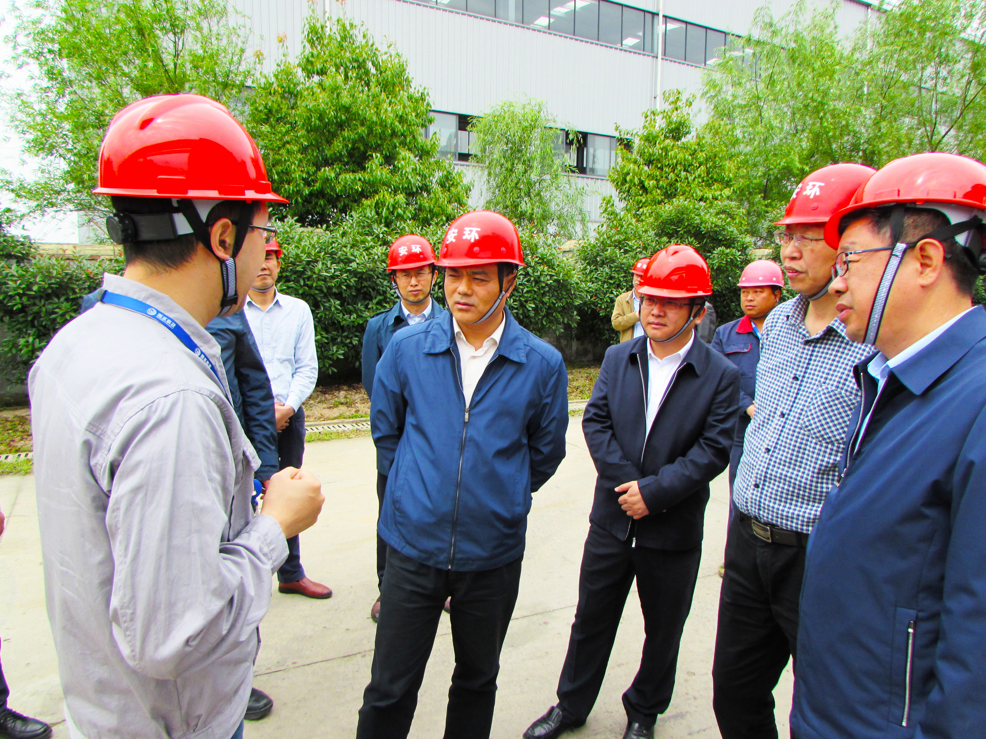 國務(wù)院安委會第六?；瘜ｍ椦膊榻M檢查我司安全生產(chǎn)工作.jpg